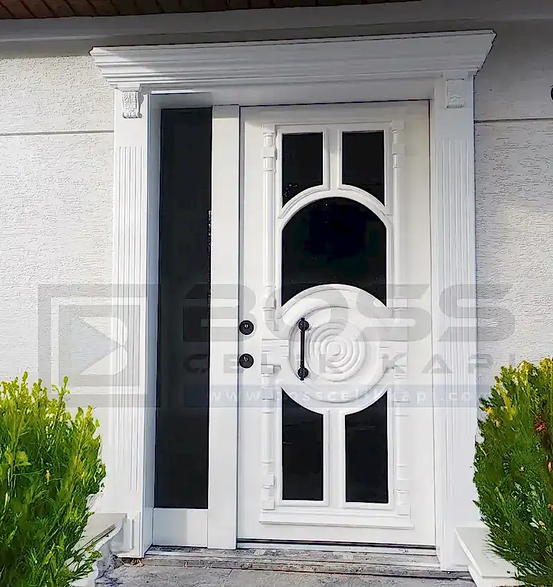 Beyaz İşlemeli Villa Kapısı 1984